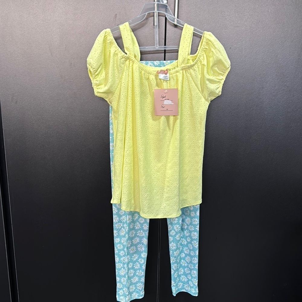 Duchess 2 piece set, on/off shoulder,short sleeve eyelet top, soft leggings